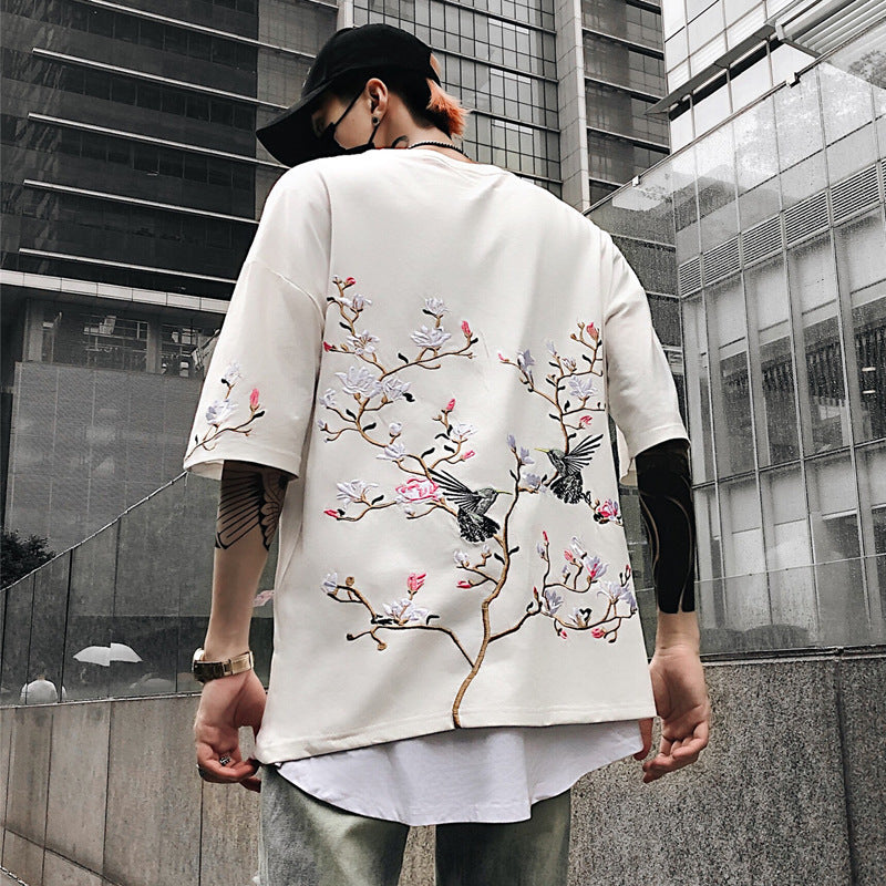 Twin Hummingbird’s loose fit tee
