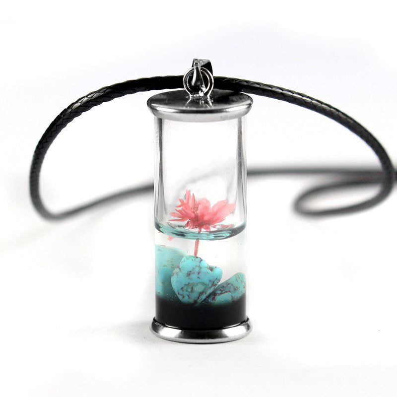 Lonely Flower Necklace