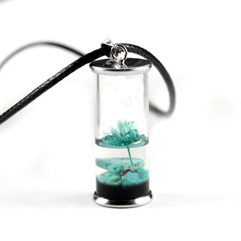 Lonely Flower Necklace