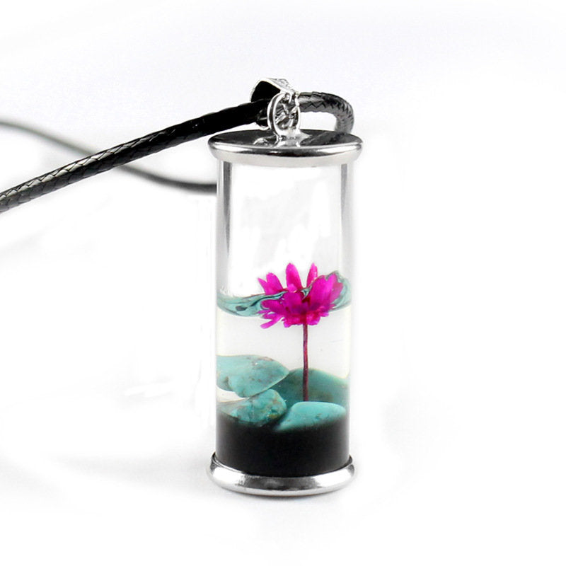 Lonely Flower Necklace